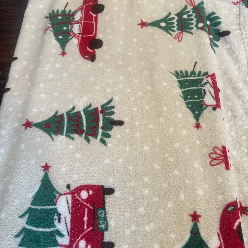 Festive Holiday Blanket with Red and Green Design